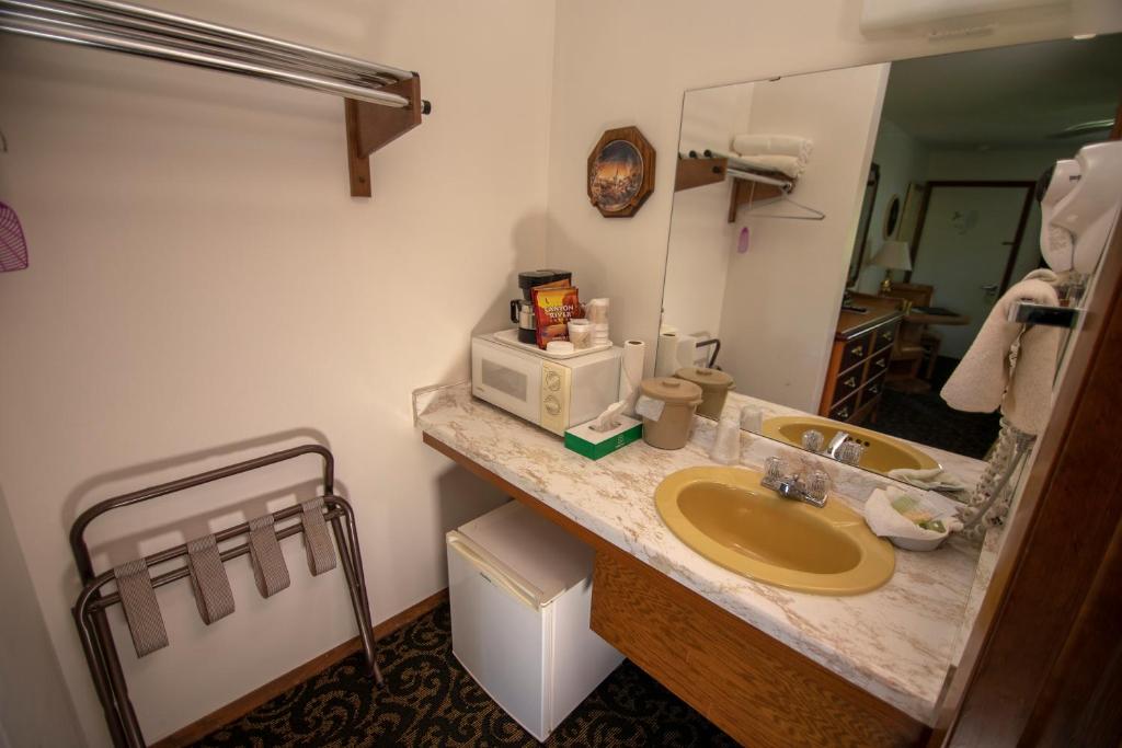 Coachlite Inn - image 5