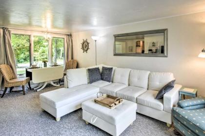 Updated Home with Deck 2 Mi to Sister Bay Beach - image 13