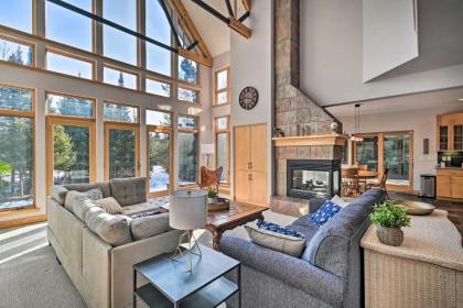 Stunning Sister Bay Home 4 Miles to Lake and Beach! - image 2