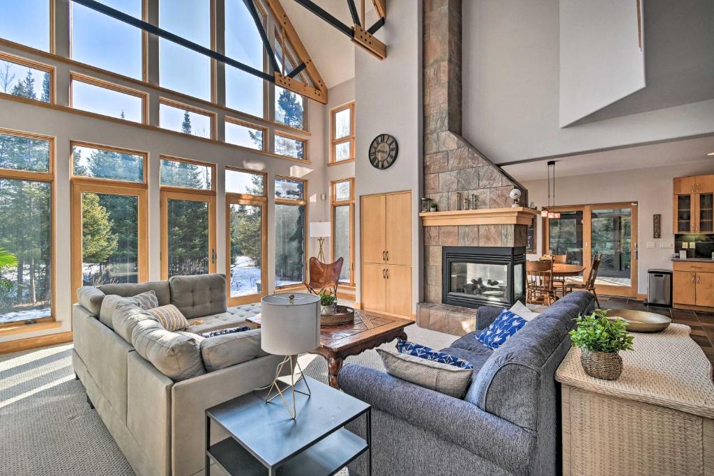 Stunning Sister Bay Home 4 Miles to Lake and Beach! - image 2
