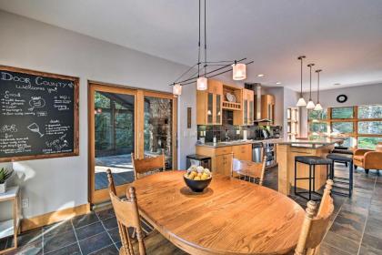 Stunning Sister Bay Home 4 Miles to Lake and Beach! - image 6