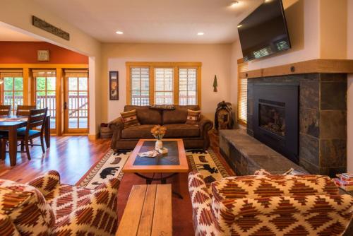 Pine Haven - Pine Meadow Village - image 3
