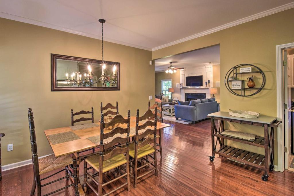 Lake Keowee Escape with Dock Deck and Lake Access! - image 7