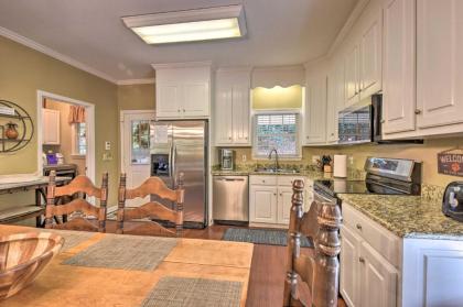 Lake Keowee Escape with Dock Deck and Lake Access! - image 9