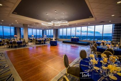 DoubleTree by Hilton Hotel and Conference Center Chicago North Shore - image 14
