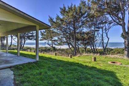 The Pelican Oceanfront Home - Steps to Beach!