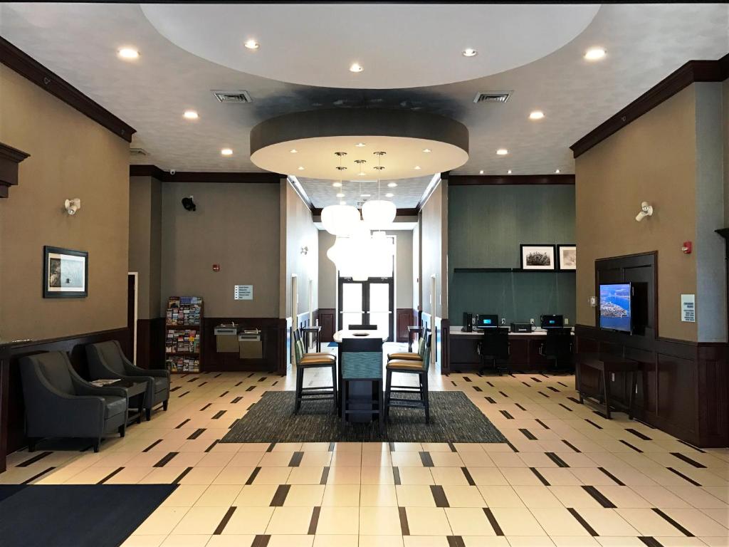 Holiday Inn Express & Suites Smithfield - Providence an IHG Hotel - image 3