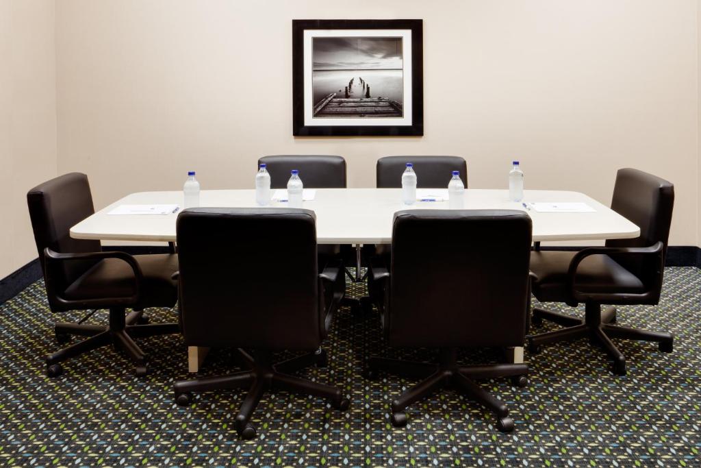 Holiday Inn Express & Suites Smithfield - Providence an IHG Hotel - image 7