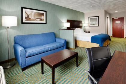 Holiday Inn Express & Suites Smithfield - Providence an IHG Hotel - image 9