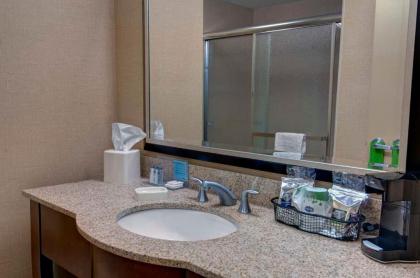 Hampton Inn & Suites Smithfield - image 11