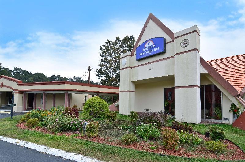 Americas Best Value Inn Smithfield - image 2