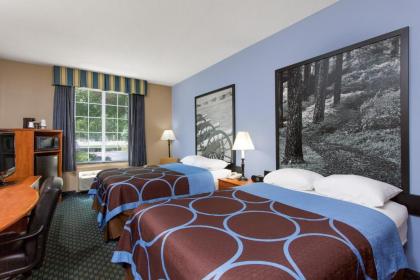 Super 8 by Wyndham Smithfield - image 3