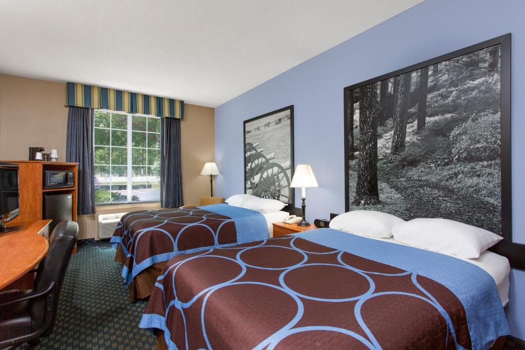 Super 8 by Wyndham Smithfield - image 3