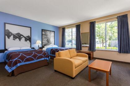 Super 8 by Wyndham Smithfield - image 6