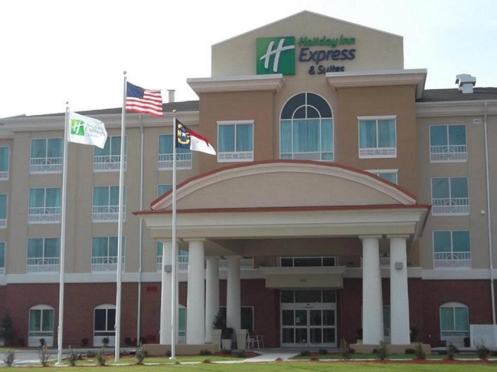Holiday Inn Express & Suites - Smithfield/Selma an IHG Hotel - main image