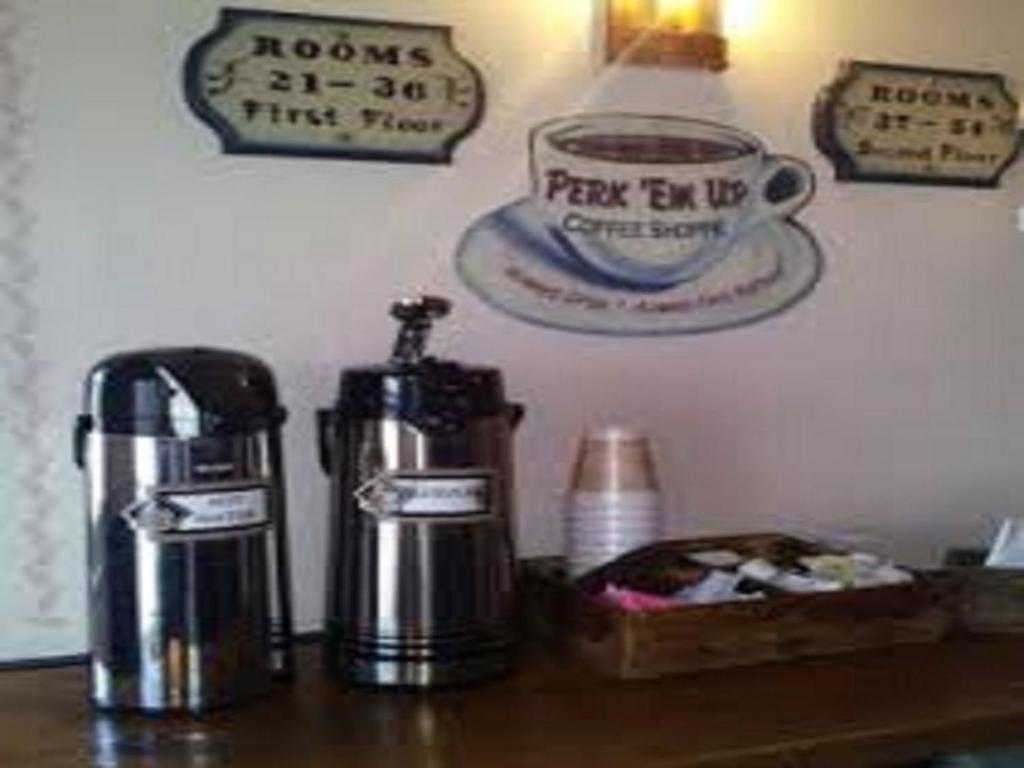 Country Living Inn - image 5