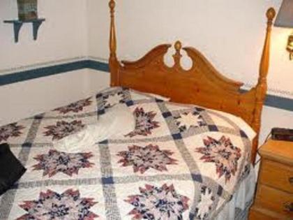 Country Living Inn - image 8