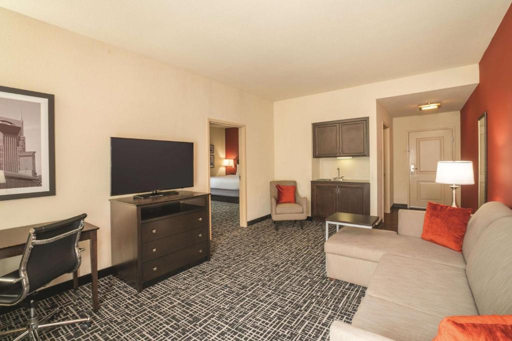 La Quinta by Wyndham Smyrna TN - Nashville - image 6