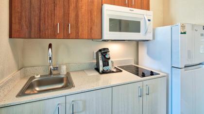 Uptown Suites Extended Stay Nashville/Smyrna - image 10