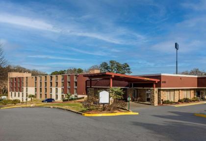 Red Roof Inn PLUS+ & Suites Atlanta-Cumberland/Vinings - image 1
