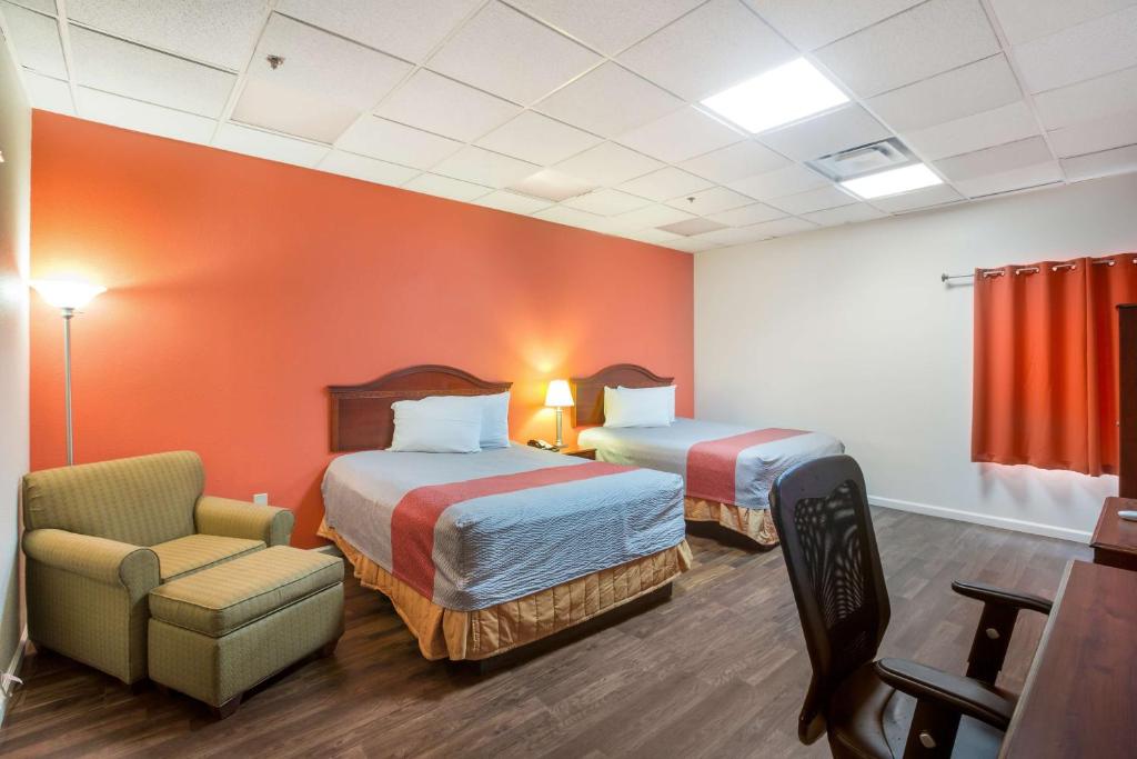 Budgetel Inns & Suites - Atlanta Galleria Stadium - image 4