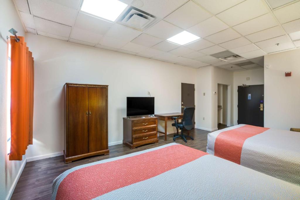 Budgetel Inns & Suites - Atlanta Galleria Stadium - image 6