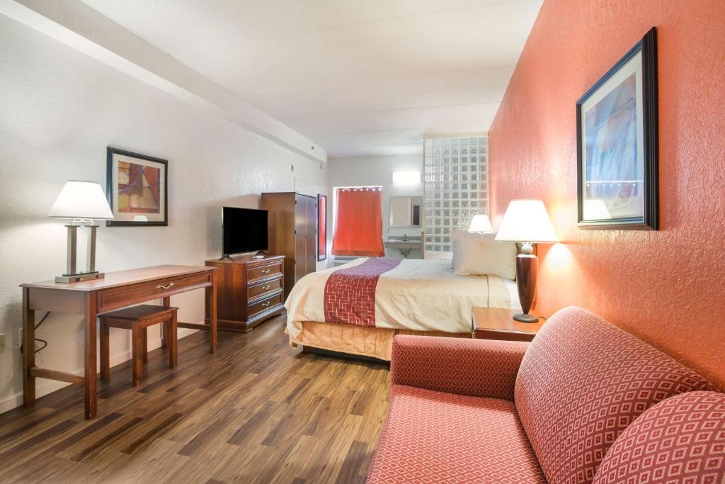 Budgetel Inns & Suites - Atlanta Galleria Stadium - image 7