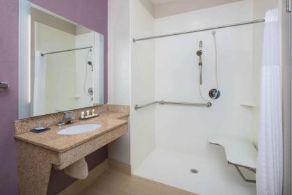 La Quinta by Wyndham Snellville - Stone Mountain - image 4