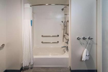 Hampton Inn & Suites Snellville Atlanta Ne - image 11