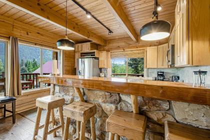 Log Cabin Luxury - image 9