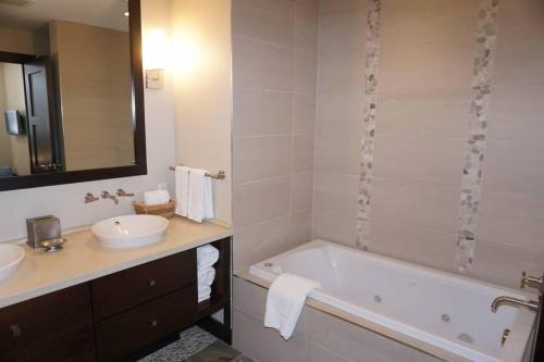 120 Carriage Way #2204 (203154-9418) Condo - image 5
