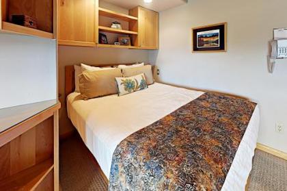 Timberline Condominium Studio Unit 116