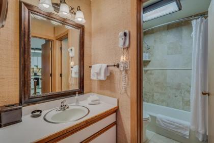 Laurelwood Condominiums 402 - image 16