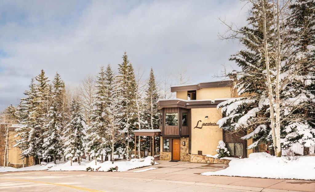 Laurelwood Condominiums 402 - image 3