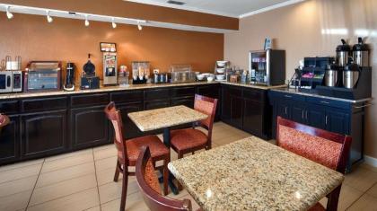 Best Western Snyder Inn - image 15