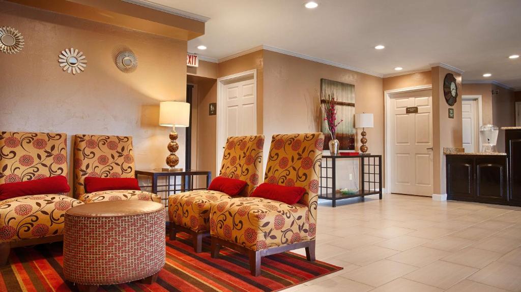 Best Western Snyder Inn - image 5