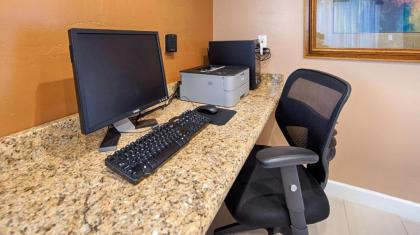 Best Western Snyder Inn - image 9