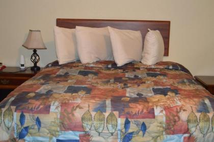Purple Sage Motel - image 10