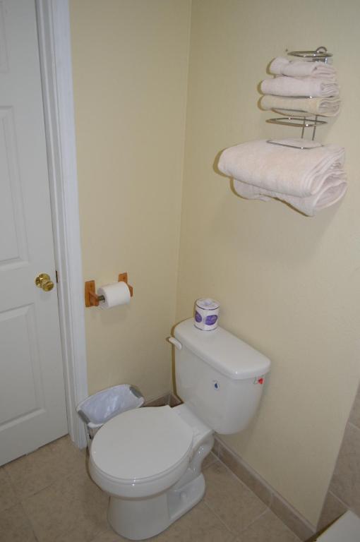 Purple Sage Motel - image 3