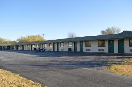 Purple Sage Motel - image 9