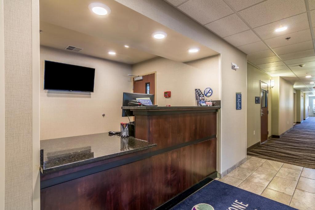 Cobblestone Inn & Suites - Soda Springs - image 2