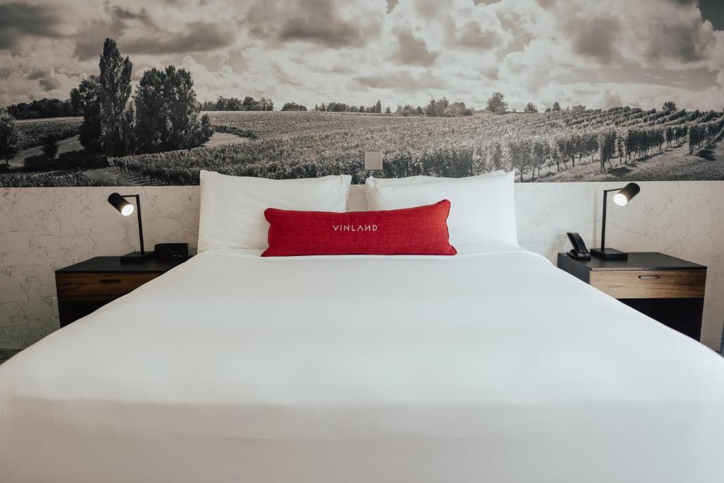 Vinland Hotel and Lounge - main image
