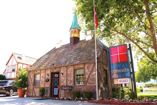 Royal Copenhagen Inn - image 6