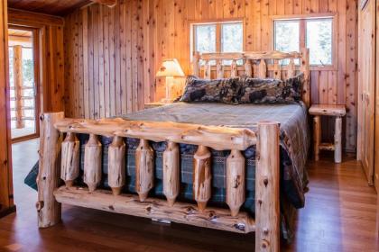 Blacktail Cabin - image 13