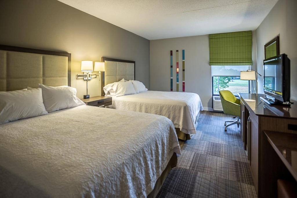 Hampton Inn Somerset - image 3