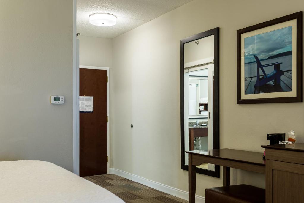 Hampton Inn Somerset - image 5