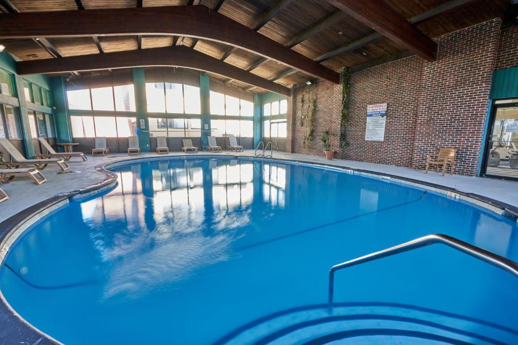 Riverview Inn & Suites - main image