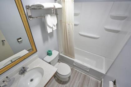 Riverview Inn & Suites - image 12