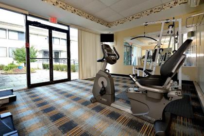 Riverview Inn & Suites - image 9