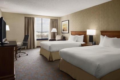 DoubleTree by Hilton Hotel & Executive Meeting Center Somerset - image 12